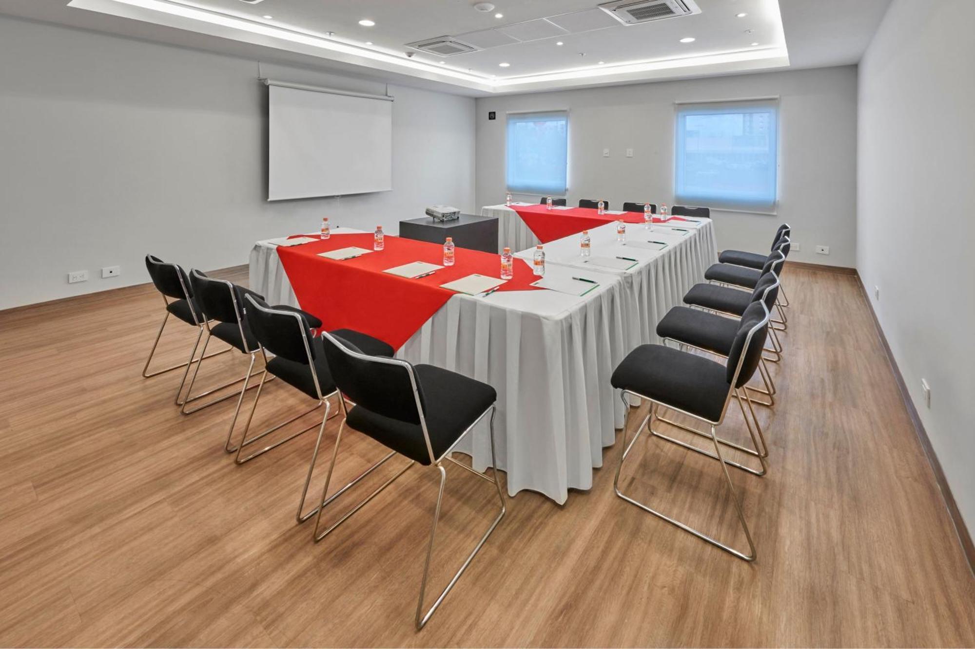 City Express Junior By Marriott Leon Centro De Convenciones Exterior foto