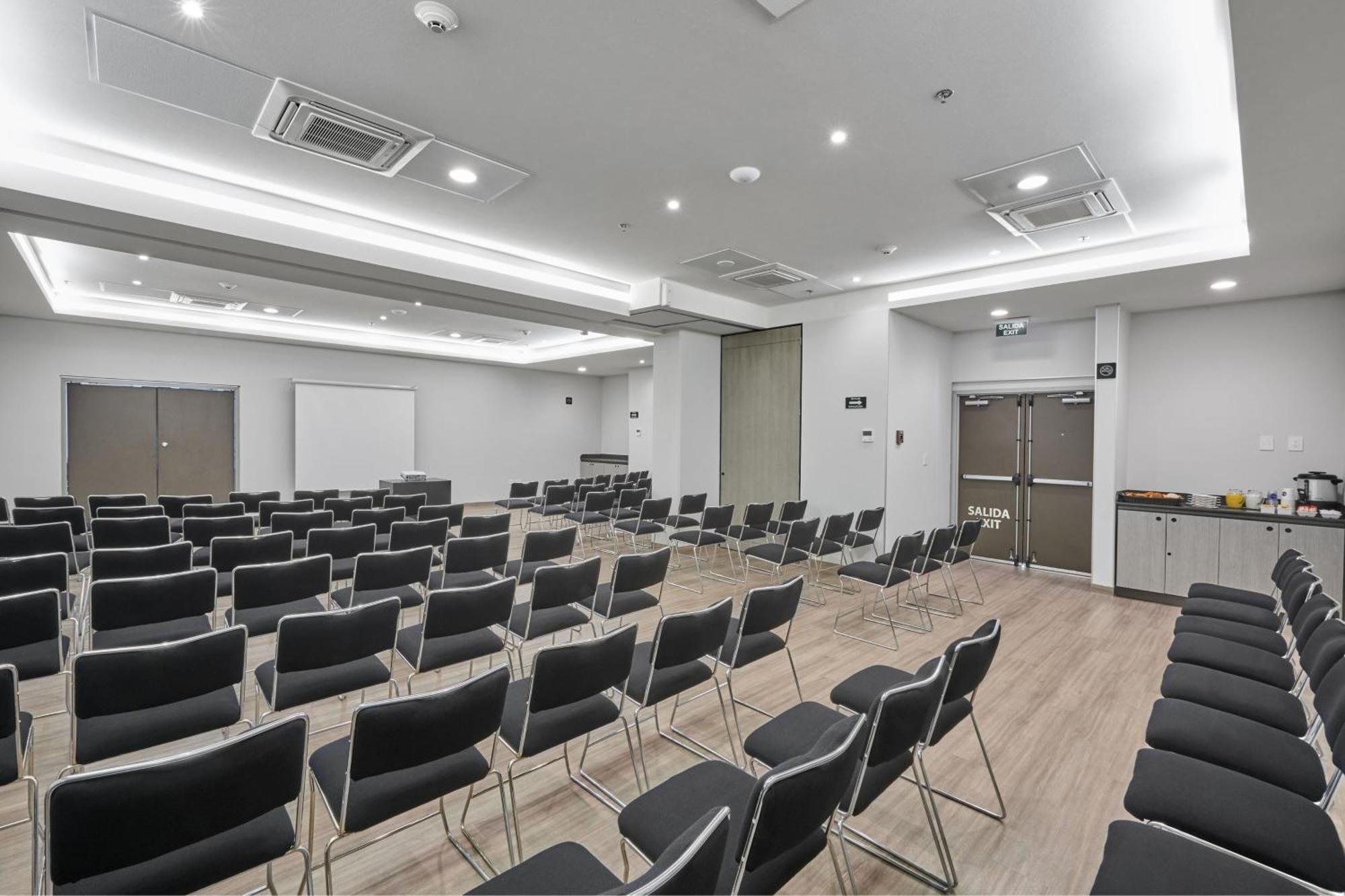 City Express Junior By Marriott Leon Centro De Convenciones Exterior foto
