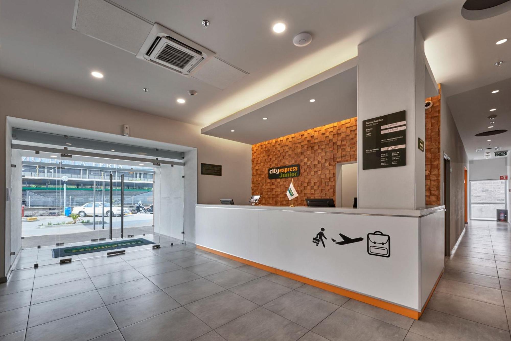 City Express Junior By Marriott Leon Centro De Convenciones Exterior foto